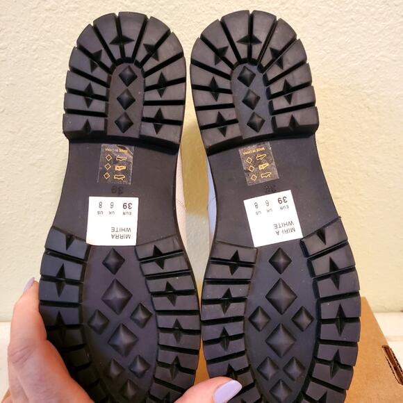 Sz 8 MATT & NAT White Faux Leather Chelsea Boots - Picture 5 of 12